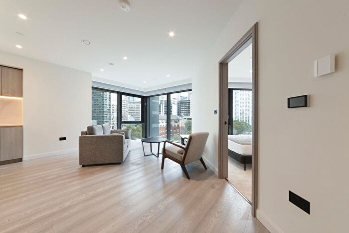1 Bedroom Flat To Rent In Aspen, Marsh Wall, Canary Wharf, London, E14