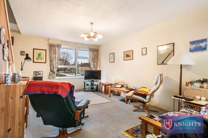 2 Bedroom Apartment For Sale In Spencer Road, London, N17