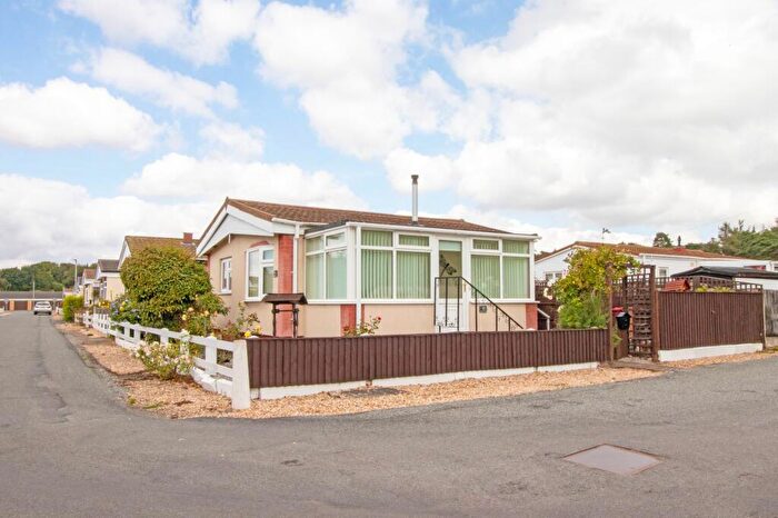 1 Bedroom Park Home For Sale In Parklands Mobile Homes, Scunthorpe, DN17