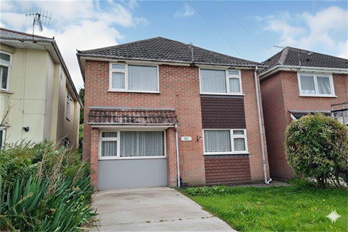 5 Bedroom House To Rent In Bedroom Detached House In Winton, BH9