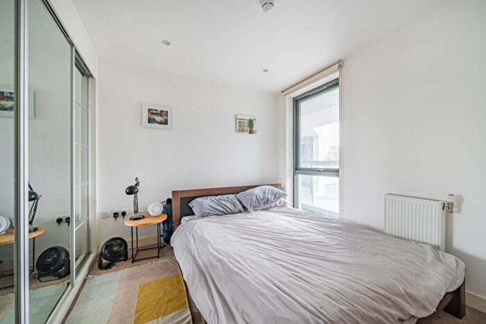 1 Bedroom Flat For Sale In Prebend Street, , Islington, London, N1