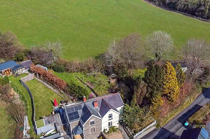 3 Bedroom Semi-Detached House For Sale In Clydach Cottages, Pontyates, Llanelli, SA15