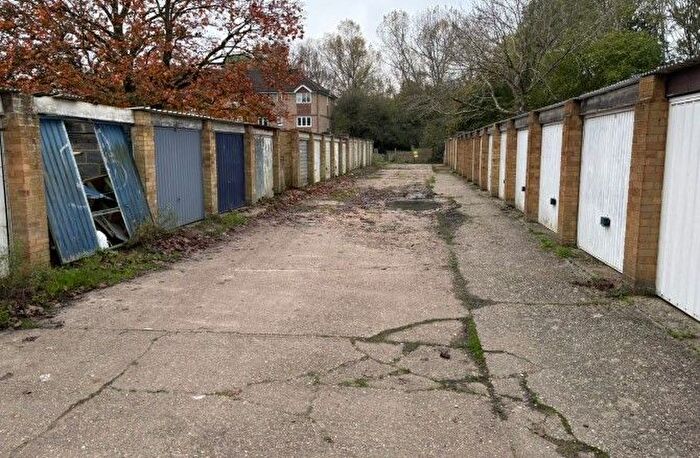 1 Bedroom Flat For Sale In Longbridge Road, Horley, RH6