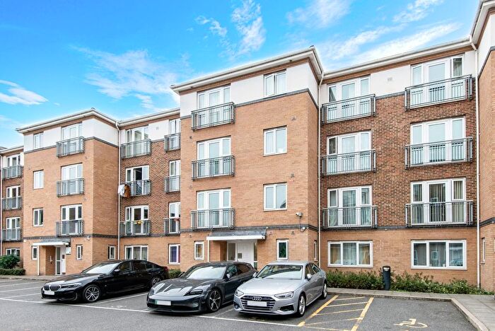 1 Bedroom Flat To Rent In Morton Close, Whitechappel, E1