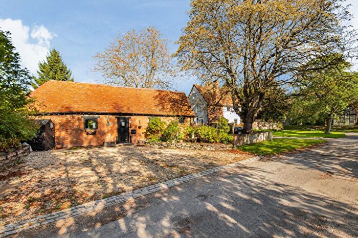 2 Bedroom Barn Conversion For Sale In Vicarage Road, Steventon, OX13