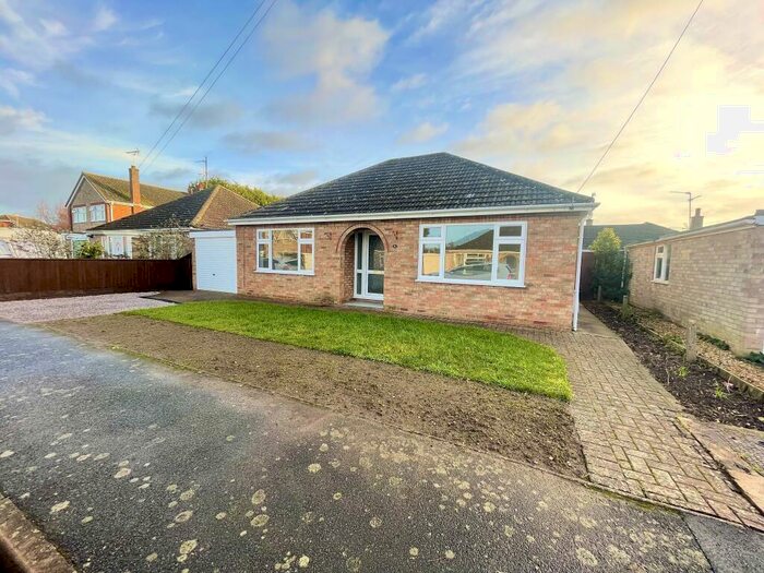 2 Bedroom Bungalow To Rent In Park Gardens, Holbeach, Spalding, PE12