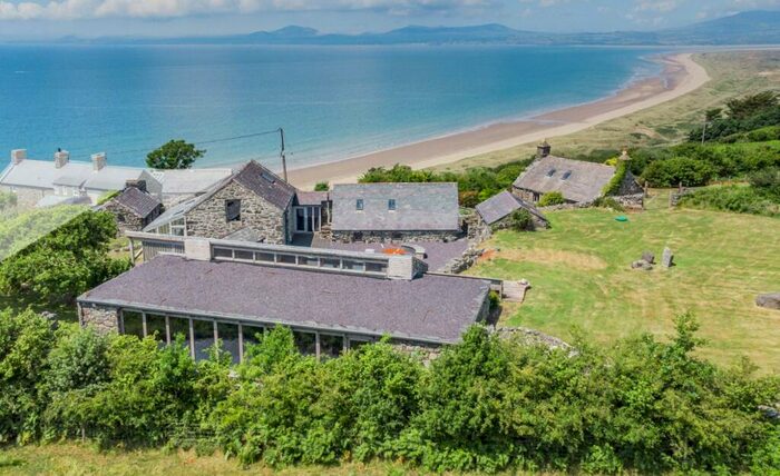 5 Bedroom Detached House For Sale In Harlech, Gwynedd, LL46