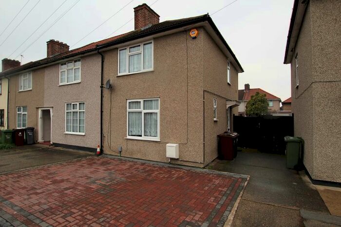 2 Bedroom End Of Terrace House To Rent In Fanshawe Crescent, Dagenham, Essex, RM9