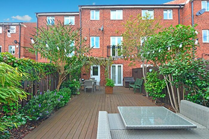 4 Bedroom Terraced House For Sale In Burnleys Mill Road, Gomersal, Cleckheaton, West Yorkshire, BD19