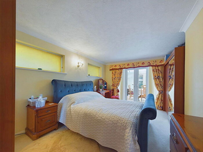 2 Bedroom Detached Bungalow For Sale In The Heights, Findon Valley, Worthing, BN14
