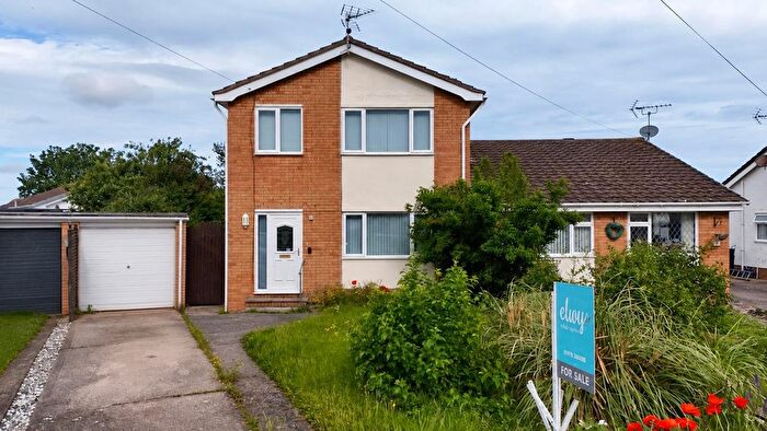 3 Bedroom Link Detached House For Sale In Laburnum Drive, Rhyl, LL18