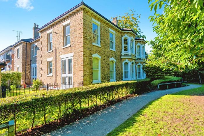 2 Bedroom Flat For Sale In Archers Road, Banister Park, Southampton, Hampshire, SO15
