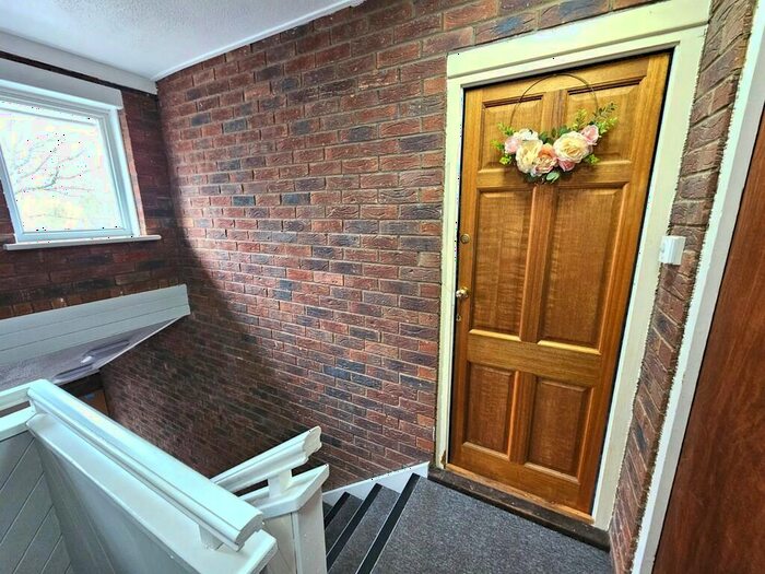 Studio To Rent In Millersdale Court, Glossop, SK13