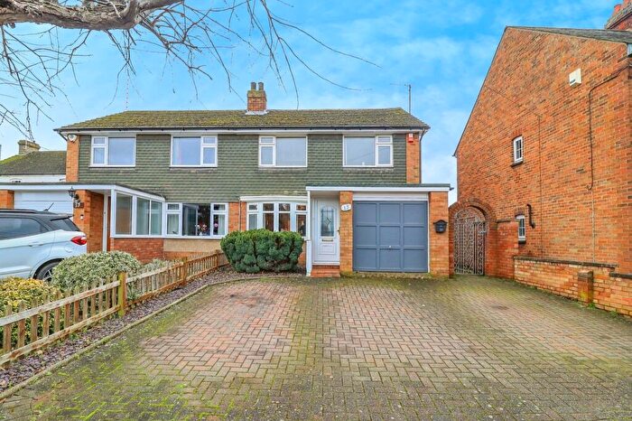 3 Bedroom Semi Detached House For Sale In Windmill Road, Flitwick, Bedford, MK45