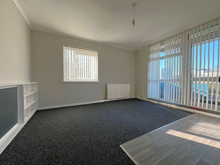 2 Bedroom Flat To Rent In Linacre Road, Southampton, Hampshire, SO19