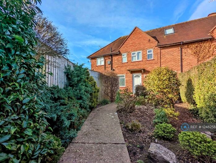 1 Bedroom Maisonette To Rent In South Lake Crescent, Woodley, Reading, RG5