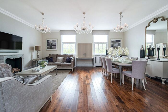 3 Bedroom Flat To Rent In Grosvenor Square, Mayfair, London, W1K