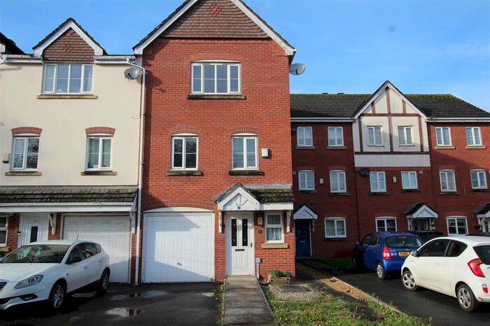 3 Bedroom Town House To Rent In Shop Lane, Higher Walton, Preston, PR5