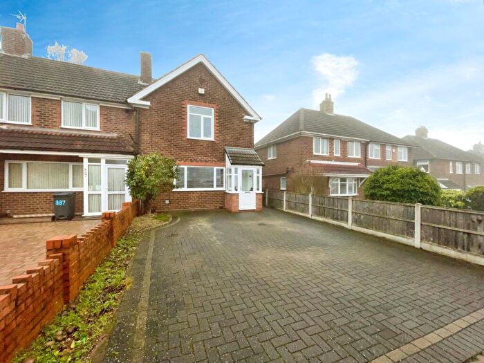 3 Bedroom End Of Terrace House For Sale In Queslett Road, Birmingham, B43