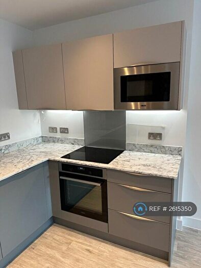 1 Bedroom Flat To Rent In Chapel Street, Salford, M3