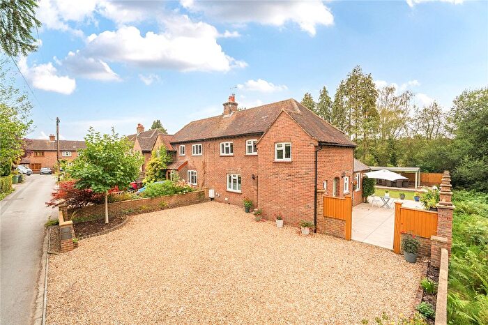 3 Bedroom Semi-Detached House For Sale In Thompsons Close, Pirbright, Surrey, GU24