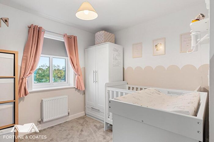 2 Bedroom Coach House For Sale In Fieldfare Way, Harlow, CM17