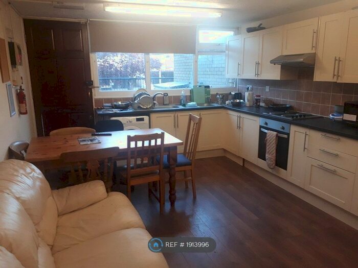 6 Bedroom End Of Terrace House To Rent In Barchester Close, Uxbridge, UB8