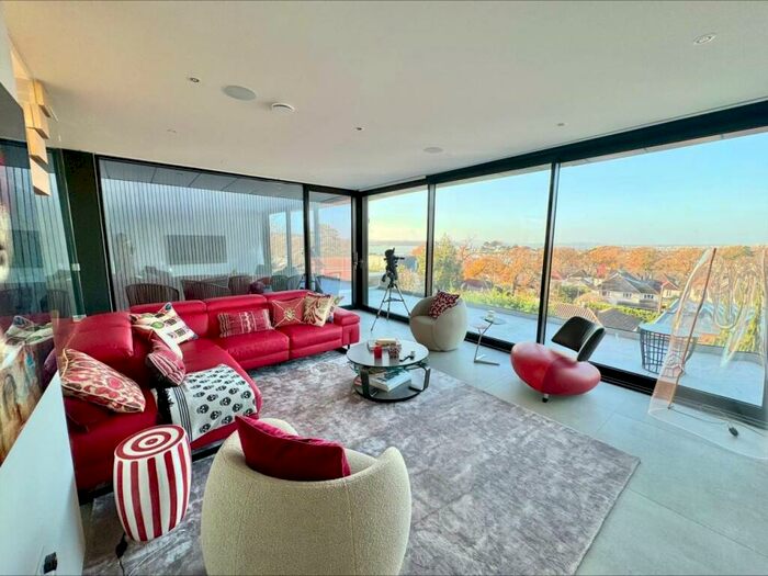 2 Bedroom House To Rent In Partridge Walk, Poole, BH14