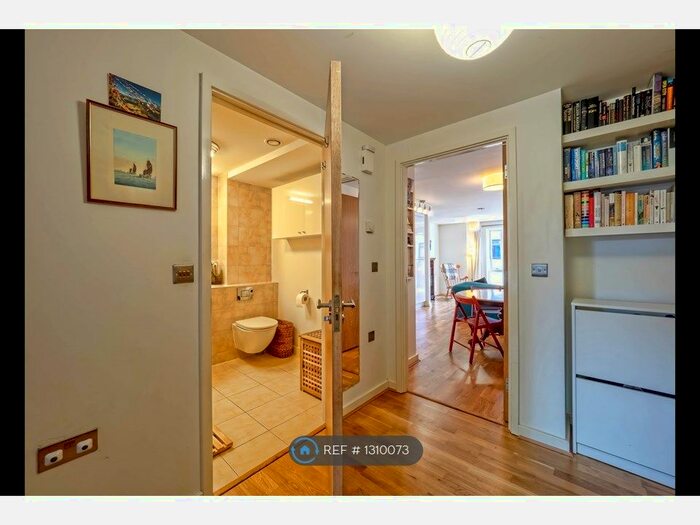 2 Bedroom Flat To Rent In Landsdowne Court, London N19