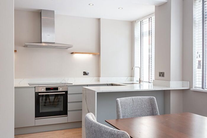 1 Bedroom Flat To Rent In Balham High Road, London, SW17