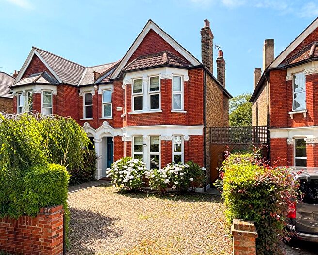 4 Bedroom Semi-Detached House For Sale In Thornsbeach Road, Catford, SE6