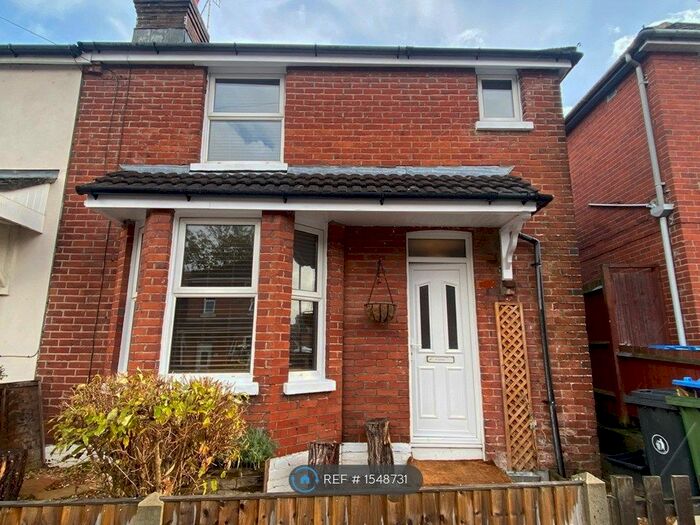 3 Bedroom Semi-Detached House To Rent In Percy Road, Southampton, SO16