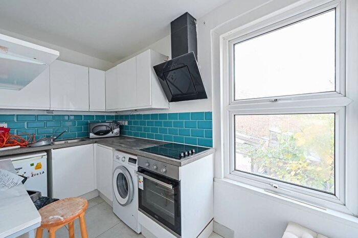 5 Bedroom Flat To Rent In High Road Leytonstone, Leytonstone, London, E11