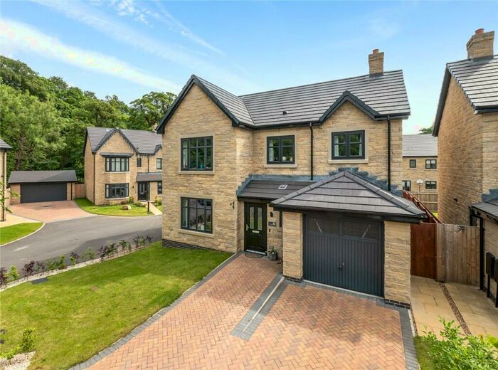4 Bedroom Detached House For Sale In Jackson Row, Glusburn, BD20