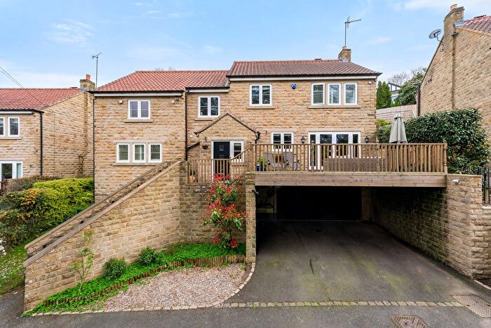 4 Bedroom Detached House For Sale In Hetchell Court, Bardsey, Leeds, LS17