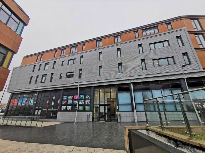 2 Bedroom Flat To Rent In Burgage Square, Wakefield, West Yorkshire, Uk, WF1