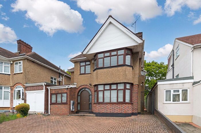 5 Bedroom Detached House For Sale In Lavender Avenue, London, NW9