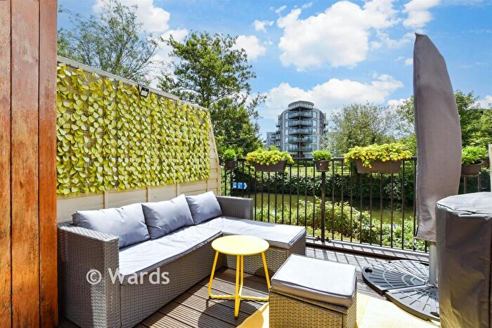 2 Bedroom Flat For Sale In Clifford Way, Maidstone, Kent, ME16