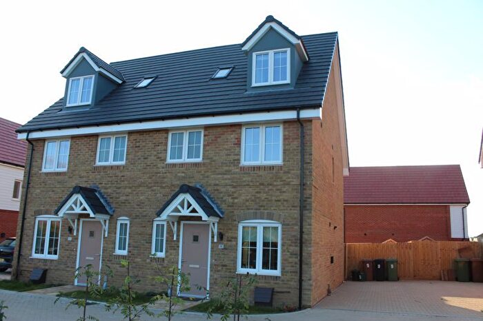 3 Bedroom Semi-Detached House To Rent In Sheffield Pike, Didcot, OX11