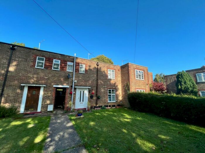 3 Bedroom House To Rent In Two Acres, Welwyn Garden City, AL7