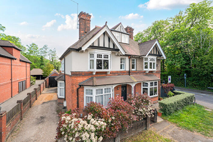 5 Bedroom Semi-Detached House For Sale In Parvis Road, West Byfleet, KT14