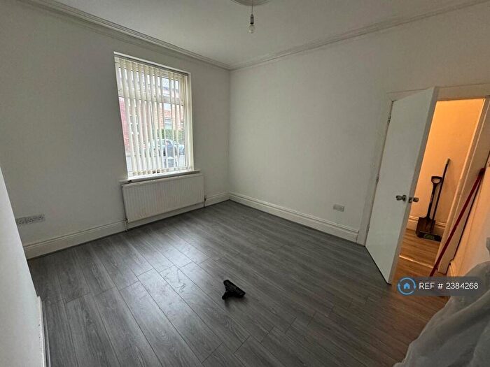 3 Bedroom Terraced House To Rent In Manchester Old Road, Middleton, Manchester, M24