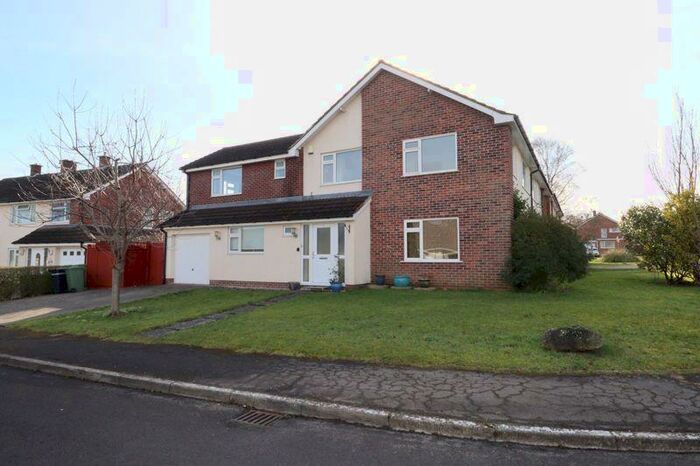 4 Bedroom House To Rent In Seymour Road, Street, BA16
