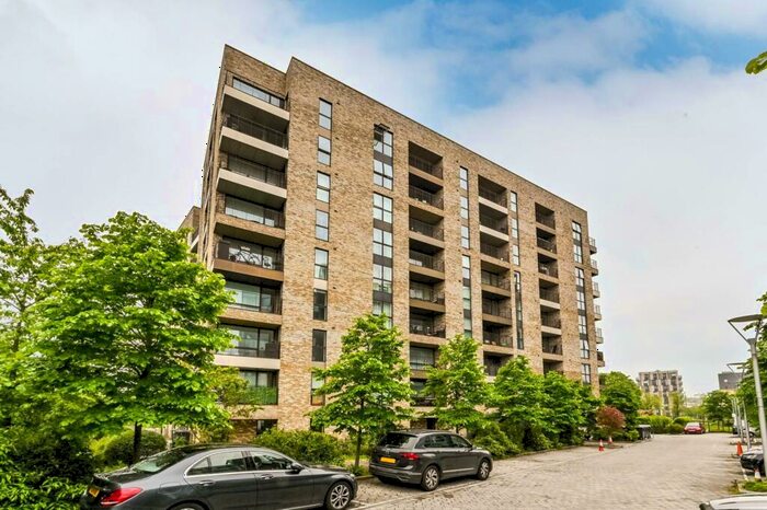 2 Bedroom Flat To Rent In Lakeside Drive, Park Royal, London, NW10