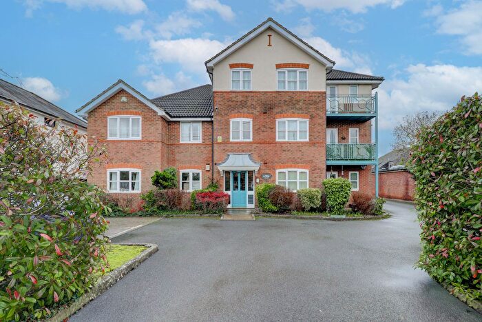 2 Bedroom Flat For Sale In Penn Road, Hazlemere, High Wycombe, Buckinghamshire, HP15
