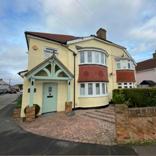 4 Bedroom Semi-Detached House To Rent In Tenby Road, Welling, DA16