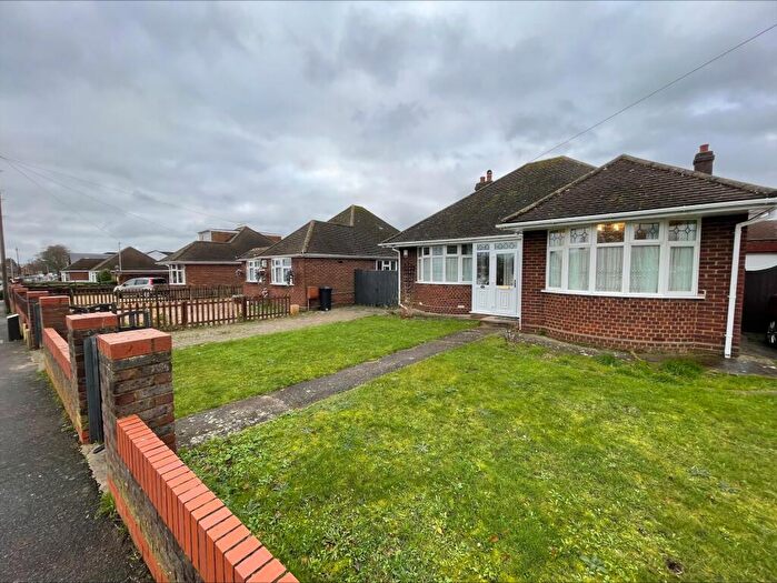 4 Bedroom Bungalow To Rent In Birdsfoot Lane, LU3