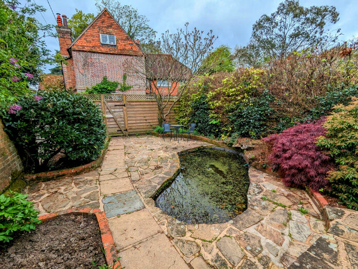 2 Bedroom Barn Conversion To Rent In Hermongers Lane, Rudgwick, RH12