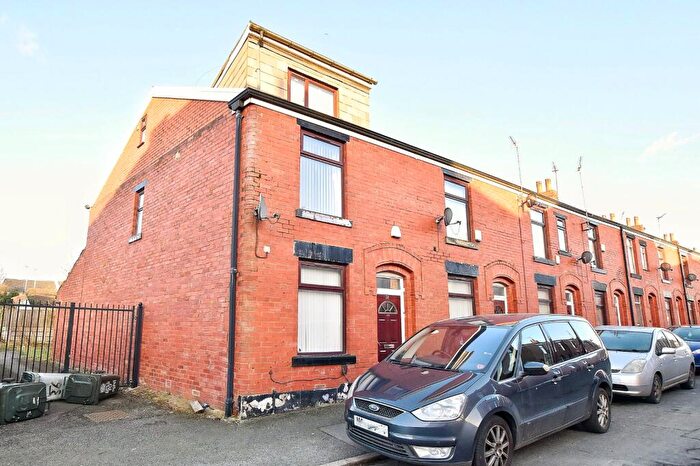4 Bedroom End Of Terrace House For Sale In Davyhulme Street, Hamer, Rochdale, Greater Manchester, OL12