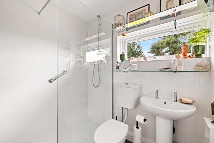 2 Bedroom Detached House For Sale In Southernwood Rise, Folkestone, CT20
